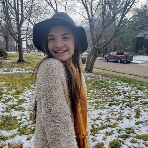 Meet your Posher, Lanie